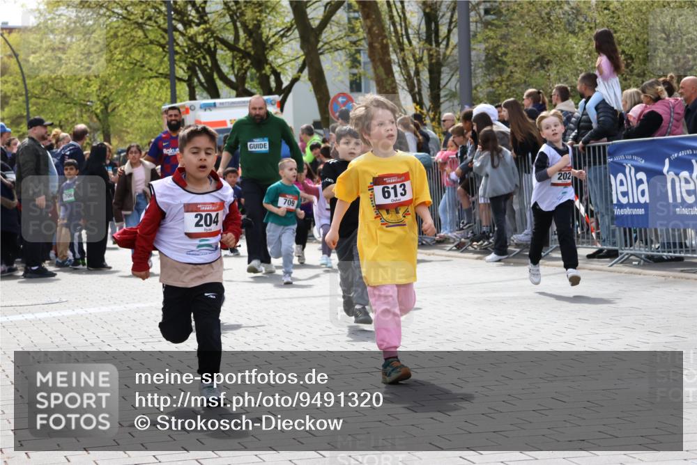 12.04.2026 - 45. Internationalen Wilhelmsburger Insellauf Strokosch-Dieckow http://msf.ph/oto/9491320 12.04.2026 14:10:38 Ziel 717, 724, 929, 722, 239, 704, 725, 1521, 714, 726, 229, 553, 204, 705, 645, 910, 613, 789, 202, 709, 195, 912, 188, 430, 210 meine-sportfotos.de