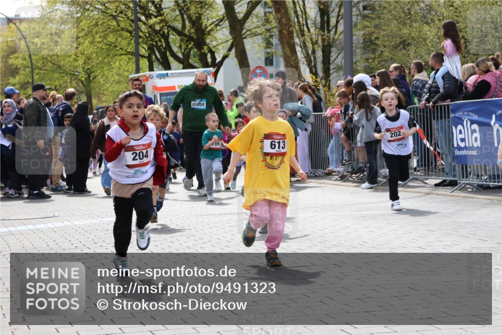 12.04.2026 - 45. Internationalen Wilhelmsburger Insellauf Strokosch-Dieckow http://msf.ph/oto/9491323 12.04.2026 14:10:37 Ziel 717, 724, 929, 722, 239, 704, 725, 1521, 714, 726, 229, 553, 204, 705, 645, 910, 613, 789, 202, 709, 195, 912, 188 meine-sportfotos.de