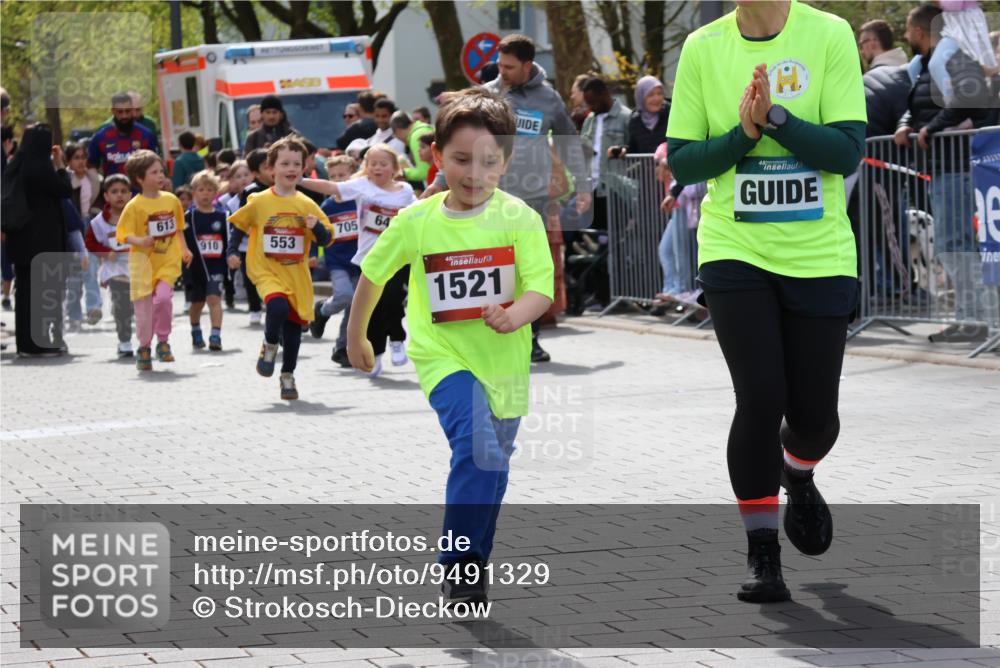 12.04.2026 - 45. Internationalen Wilhelmsburger Insellauf Strokosch-Dieckow http://msf.ph/oto/9491329 12.04.2026 14:10:33 Ziel 184, 187, 42, 706, 246, 243, 717, 724, 929, 722, 239, 704, 725, 1521, 714, 726, 229, 553, 204, 705, 645 meine-sportfotos.de