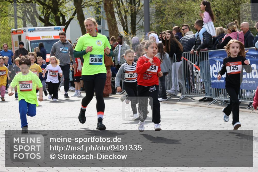 12.04.2026 - 45. Internationalen Wilhelmsburger Insellauf Strokosch-Dieckow http://msf.ph/oto/9491335 12.04.2026 14:10:32 Ziel 708, 615, 184, 187, 42, 706, 246, 243, 717, 724, 929, 722, 239, 704, 725, 1521, 714, 726, 229, 553, 204 meine-sportfotos.de