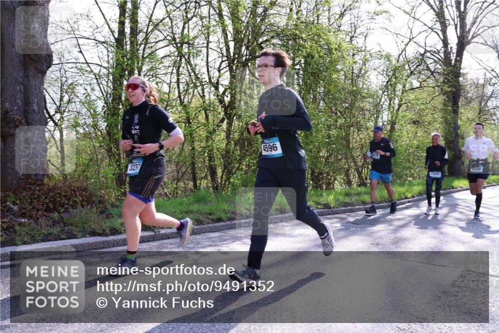12.04.2026 - 45. Internationalen Wilhelmsburger Insellauf Yannick Fuchs http://msf.ph/oto/9491352 12.04.2026 10:41:26 Laufen 323, 4596, 2255, 2256 meine-sportfotos.de
