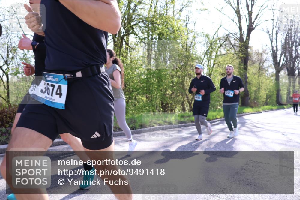 12.04.2026 - 45. Internationalen Wilhelmsburger Insellauf Yannick Fuchs http://msf.ph/oto/9491418 12.04.2026 10:41:38 Laufen 31, 3674, 1457, 2554 meine-sportfotos.de