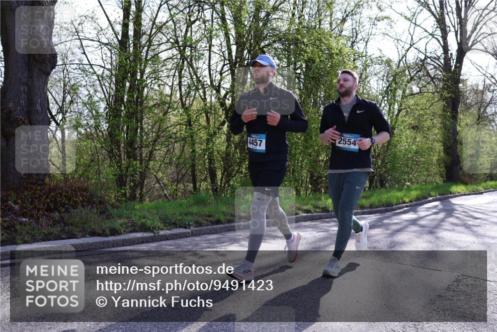 12.04.2026 - 45. Internationalen Wilhelmsburger Insellauf Yannick Fuchs http://msf.ph/oto/9491423 12.04.2026 10:41:39 Laufen 4457, 2554 meine-sportfotos.de