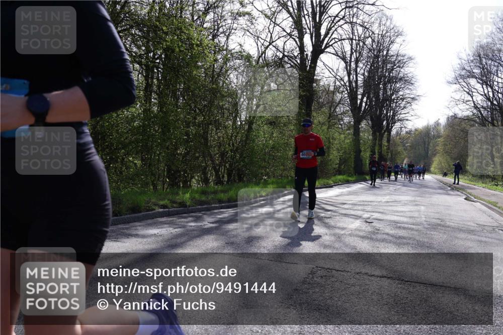12.04.2026 - 45. Internationalen Wilhelmsburger Insellauf Yannick Fuchs http://msf.ph/oto/9491444 12.04.2026 10:41:44 Laufen 46 meine-sportfotos.de