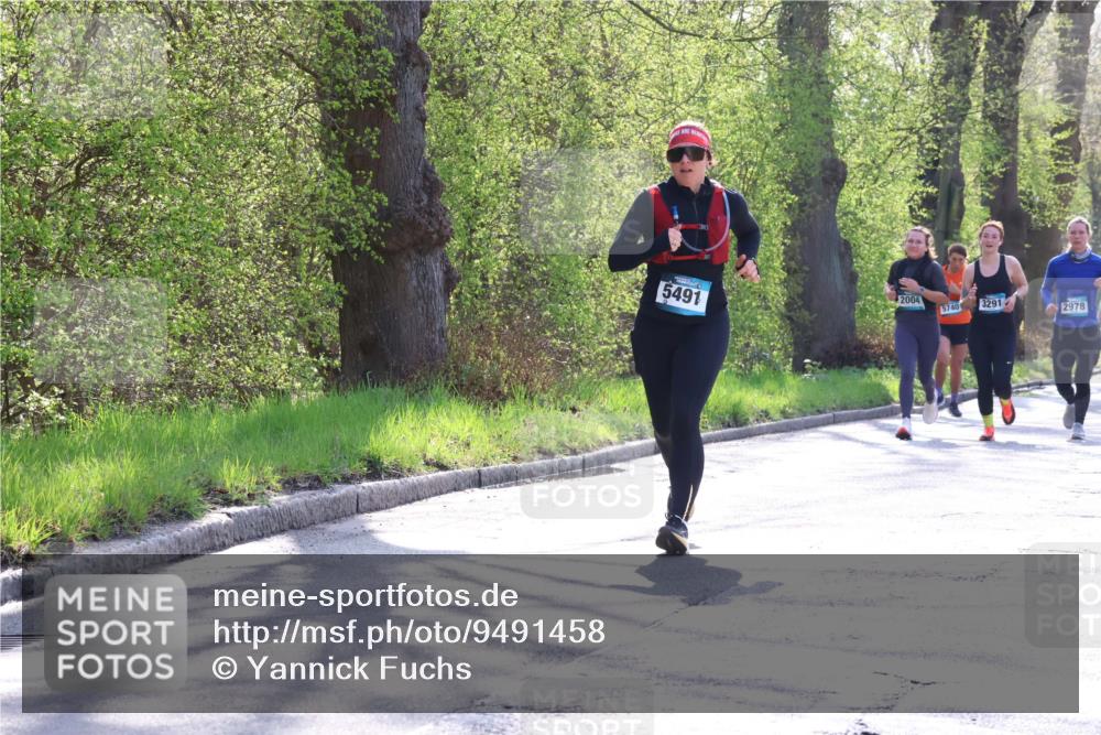 12.04.2026 - 45. Internationalen Wilhelmsburger Insellauf Yannick Fuchs http://msf.ph/oto/9491458 12.04.2026 10:41:47 Laufen 5491, 2004, 5740, 3291, 2978 meine-sportfotos.de