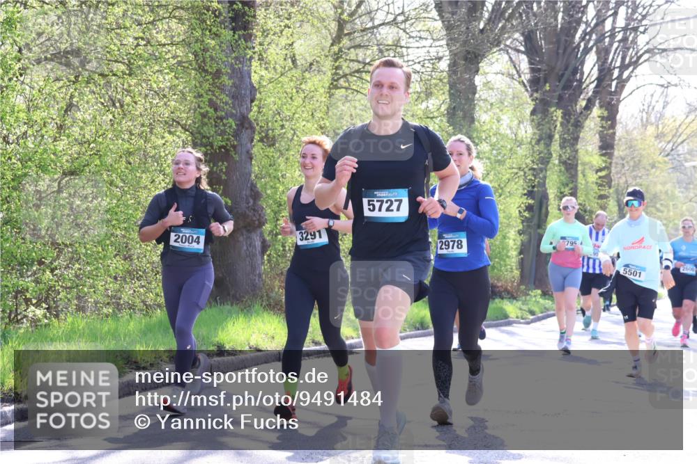 12.04.2026 - 45. Internationalen Wilhelmsburger Insellauf Yannick Fuchs http://msf.ph/oto/9491484 12.04.2026 10:41:51 Laufen 2004, 3291, 5727, 2978, 795, 95, 2600, 5501 meine-sportfotos.de
