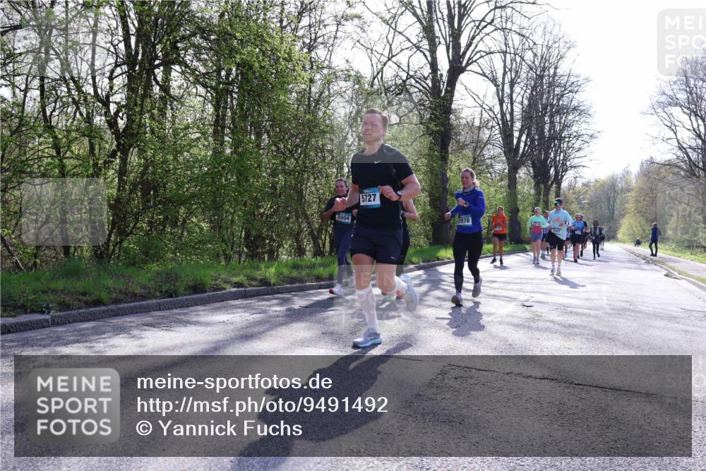 12.04.2026 - 45. Internationalen Wilhelmsburger Insellauf Yannick Fuchs http://msf.ph/oto/9491492 12.04.2026 10:41:53 Laufen 2004, 5727, 2978 meine-sportfotos.de