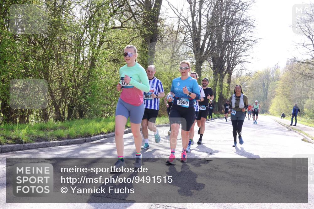 12.04.2026 - 45. Internationalen Wilhelmsburger Insellauf Yannick Fuchs http://msf.ph/oto/9491515 12.04.2026 10:41:58 Laufen 2958, 2600, 614, 4750 meine-sportfotos.de