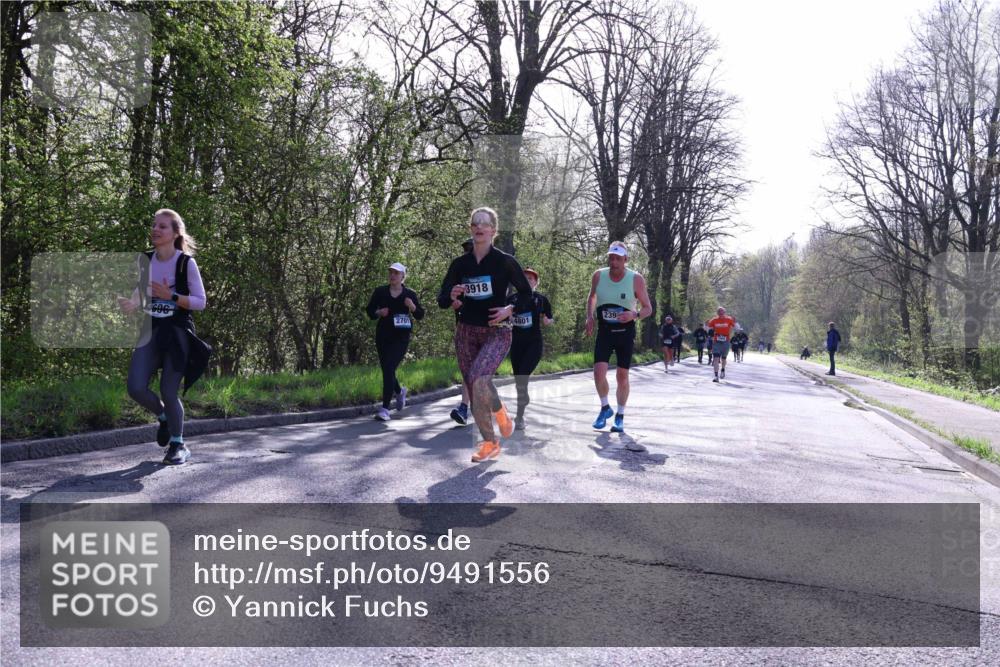 12.04.2026 - 45. Internationalen Wilhelmsburger Insellauf Yannick Fuchs http://msf.ph/oto/9491556 12.04.2026 10:42:06 Laufen 2701, 3918, 4801, 239 meine-sportfotos.de
