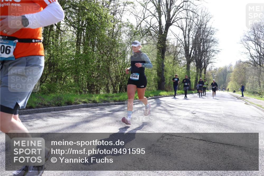 12.04.2026 - 45. Internationalen Wilhelmsburger Insellauf Yannick Fuchs http://msf.ph/oto/9491595 12.04.2026 10:42:13 Laufen 06, 5544 meine-sportfotos.de