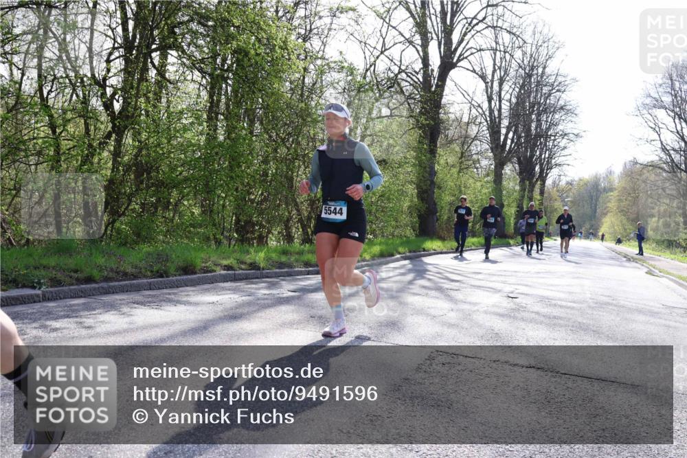 12.04.2026 - 45. Internationalen Wilhelmsburger Insellauf Yannick Fuchs http://msf.ph/oto/9491596 12.04.2026 10:42:13 Laufen 5544 meine-sportfotos.de
