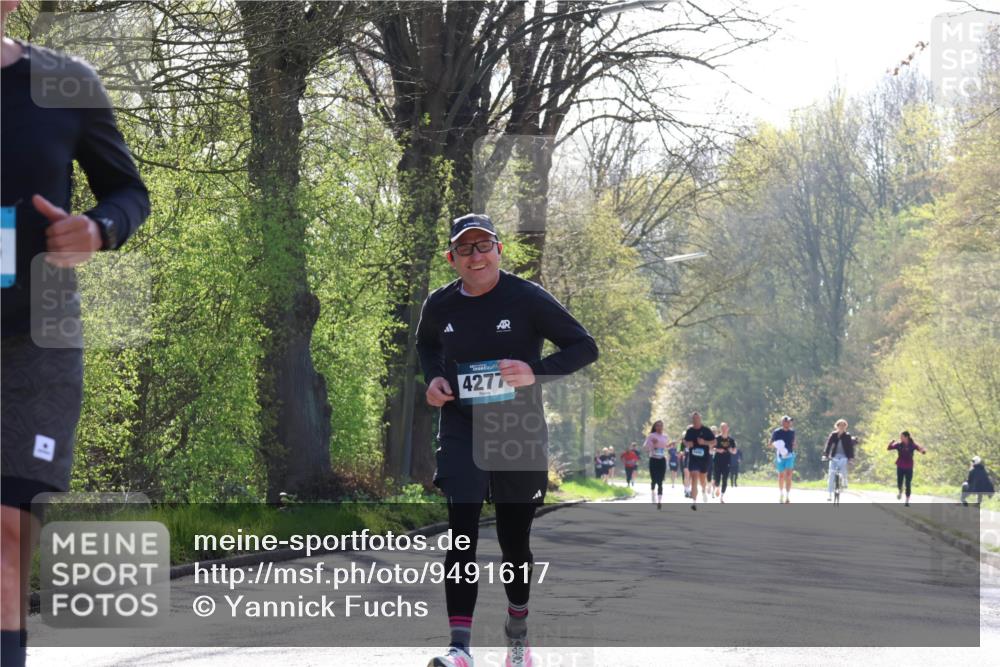 12.04.2026 - 45. Internationalen Wilhelmsburger Insellauf Yannick Fuchs http://msf.ph/oto/9491617 12.04.2026 10:42:19 Laufen 4277 meine-sportfotos.de