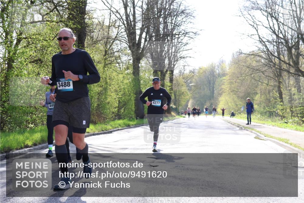 12.04.2026 - 45. Internationalen Wilhelmsburger Insellauf Yannick Fuchs http://msf.ph/oto/9491620 12.04.2026 10:42:19 Laufen 449, 3488, 4277 meine-sportfotos.de