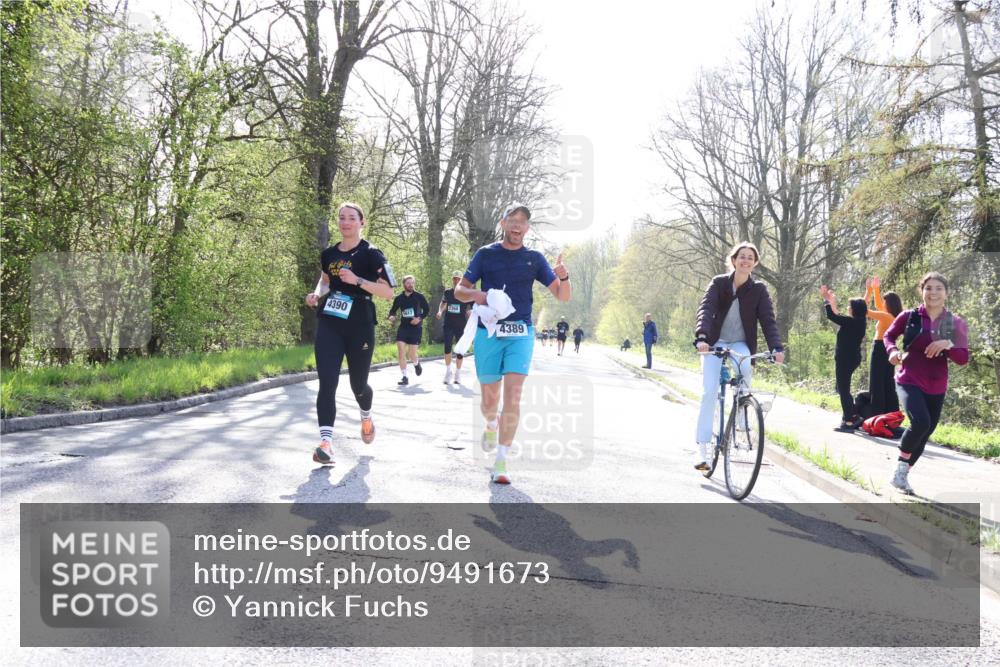 12.04.2026 - 45. Internationalen Wilhelmsburger Insellauf Yannick Fuchs http://msf.ph/oto/9491673 12.04.2026 10:42:42 Laufen 4390, 2368, 4389 meine-sportfotos.de