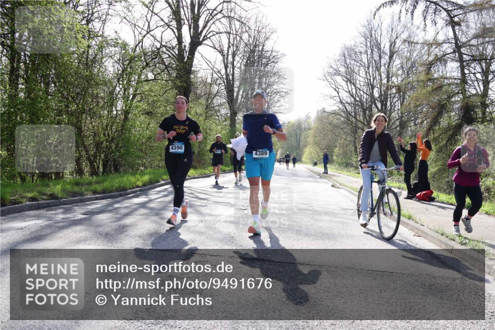 12.04.2026 - 45. Internationalen Wilhelmsburger Insellauf Yannick Fuchs http://msf.ph/oto/9491676 12.04.2026 10:42:42 Laufen 4390, 4389 meine-sportfotos.de