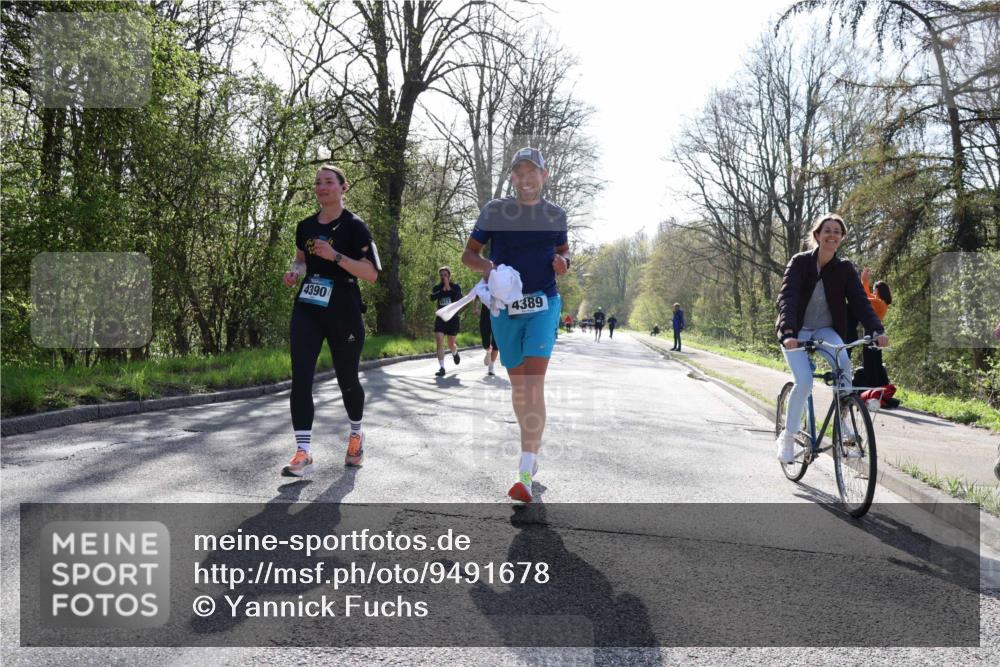 12.04.2026 - 45. Internationalen Wilhelmsburger Insellauf Yannick Fuchs http://msf.ph/oto/9491678 12.04.2026 10:42:43 Laufen 4390, 4389 meine-sportfotos.de
