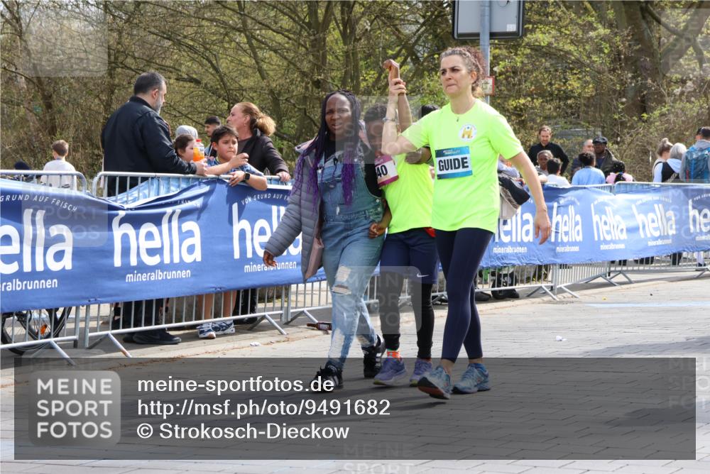12.04.2026 - 45. Internationalen Wilhelmsburger Insellauf Strokosch-Dieckow http://msf.ph/oto/9491682 12.04.2026 14:56:52 Ziel  meine-sportfotos.de