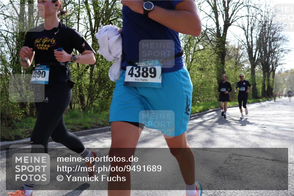 12.04.2026 - 45. Internationalen Wilhelmsburger Insellauf Yannick Fuchs http://msf.ph/oto/9491689 12.04.2026 10:42:44 Laufen 10000, 8000, 1390, 4389, 5617, 2368 meine-sportfotos.de