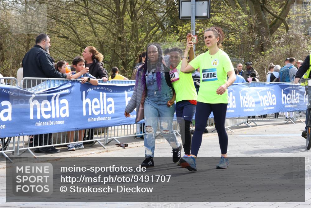 12.04.2026 - 45. Internationalen Wilhelmsburger Insellauf Strokosch-Dieckow http://msf.ph/oto/9491707 12.04.2026 14:56:51 Ziel  meine-sportfotos.de