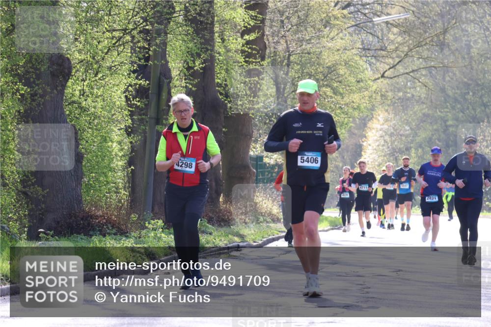 12.04.2026 - 45. Internationalen Wilhelmsburger Insellauf Yannick Fuchs http://msf.ph/oto/9491709 12.04.2026 10:42:48 Laufen 4298, 2015, 5406, 4711, 4636, 5047, 2821 meine-sportfotos.de
