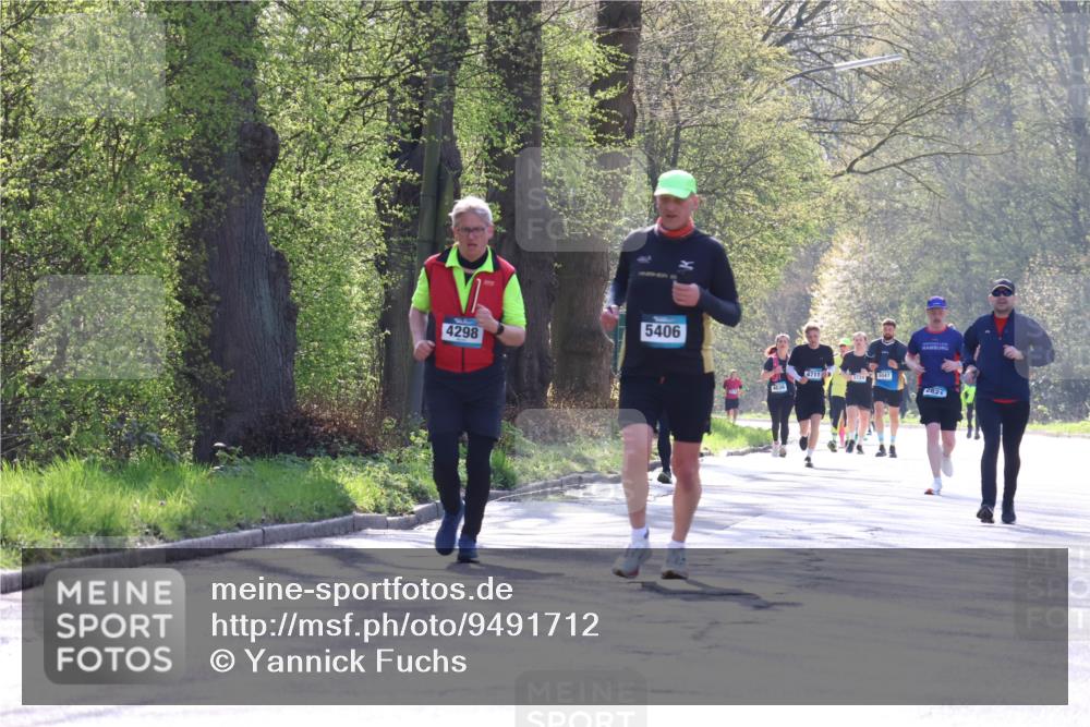 12.04.2026 - 45. Internationalen Wilhelmsburger Insellauf Yannick Fuchs http://msf.ph/oto/9491712 12.04.2026 10:42:49 Laufen 4298, 5406, 4711, 37245047, 2851 meine-sportfotos.de