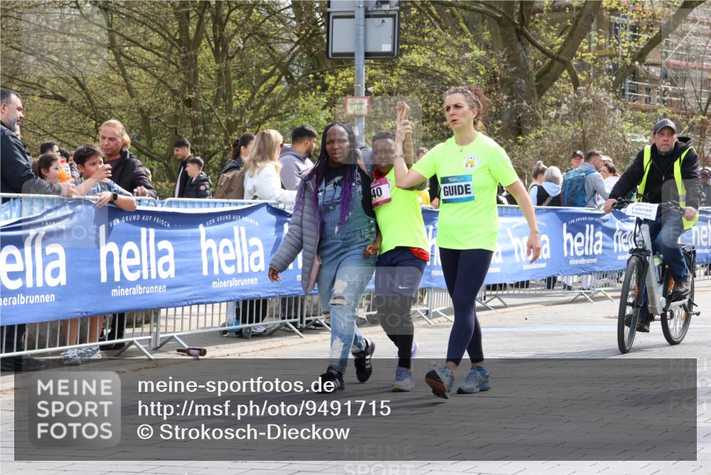 12.04.2026 - 45. Internationalen Wilhelmsburger Insellauf Strokosch-Dieckow http://msf.ph/oto/9491715 12.04.2026 14:56:51 Ziel  meine-sportfotos.de
