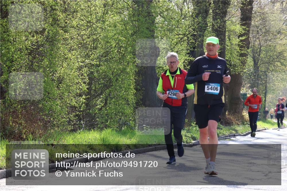 12.04.2026 - 45. Internationalen Wilhelmsburger Insellauf Yannick Fuchs http://msf.ph/oto/9491720 12.04.2026 10:42:50 Laufen 4298, 2015, 5406 meine-sportfotos.de