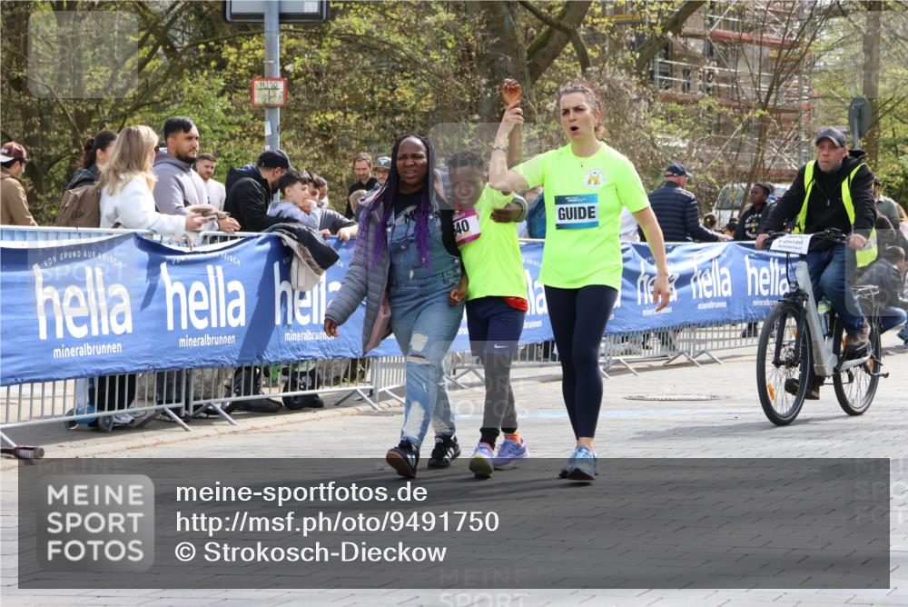 12.04.2026 - 45. Internationalen Wilhelmsburger Insellauf Strokosch-Dieckow http://msf.ph/oto/9491750 12.04.2026 14:56:50 Ziel  meine-sportfotos.de