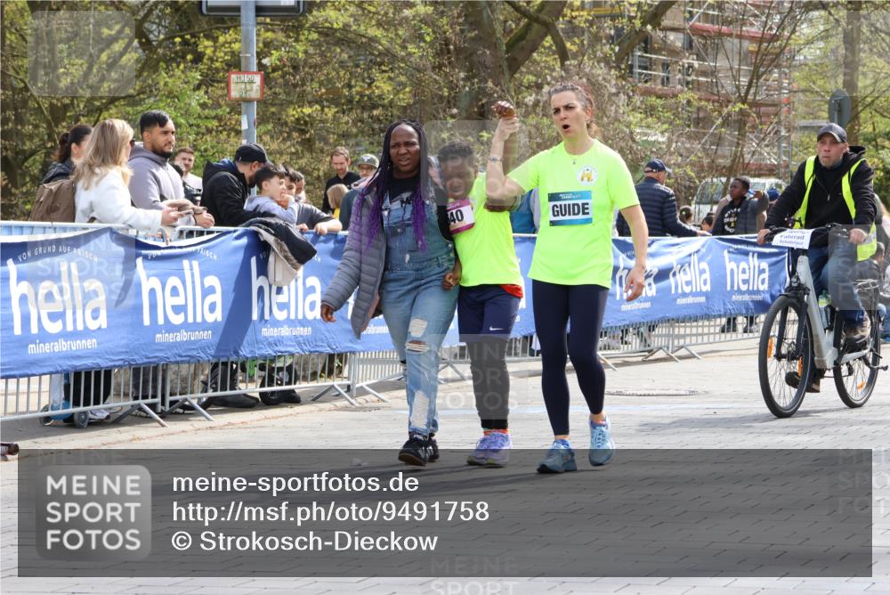 12.04.2026 - 45. Internationalen Wilhelmsburger Insellauf Strokosch-Dieckow http://msf.ph/oto/9491758 12.04.2026 14:56:50 Ziel  meine-sportfotos.de
