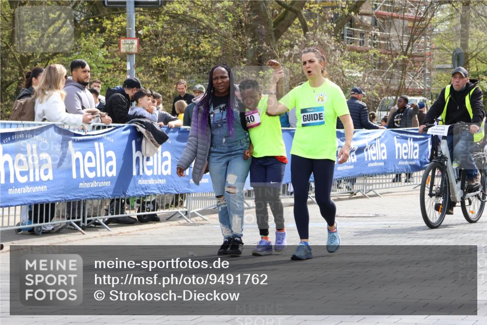 12.04.2026 - 45. Internationalen Wilhelmsburger Insellauf Strokosch-Dieckow http://msf.ph/oto/9491762 12.04.2026 14:56:50 Ziel  meine-sportfotos.de