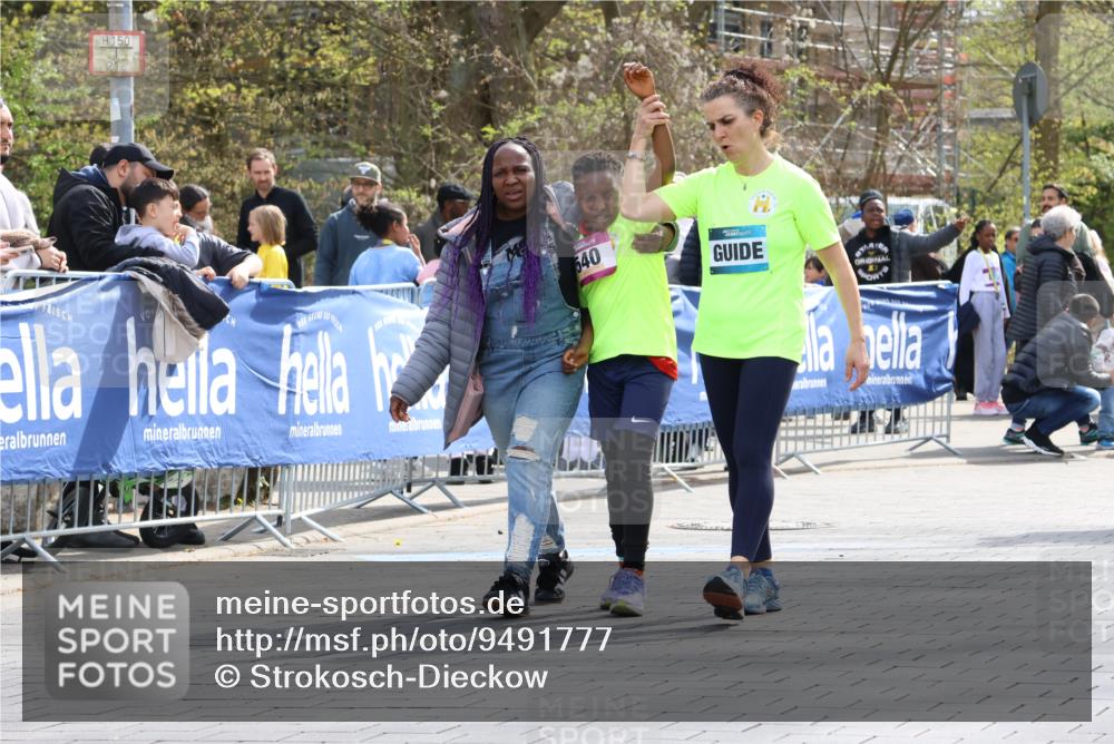 12.04.2026 - 45. Internationalen Wilhelmsburger Insellauf Strokosch-Dieckow http://msf.ph/oto/9491777 12.04.2026 14:56:49 Ziel  meine-sportfotos.de