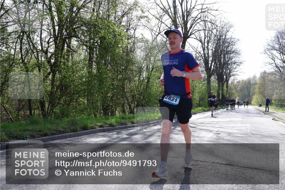 12.04.2026 - 45. Internationalen Wilhelmsburger Insellauf Yannick Fuchs http://msf.ph/oto/9491793 12.04.2026 10:43:04 Laufen 2821 meine-sportfotos.de