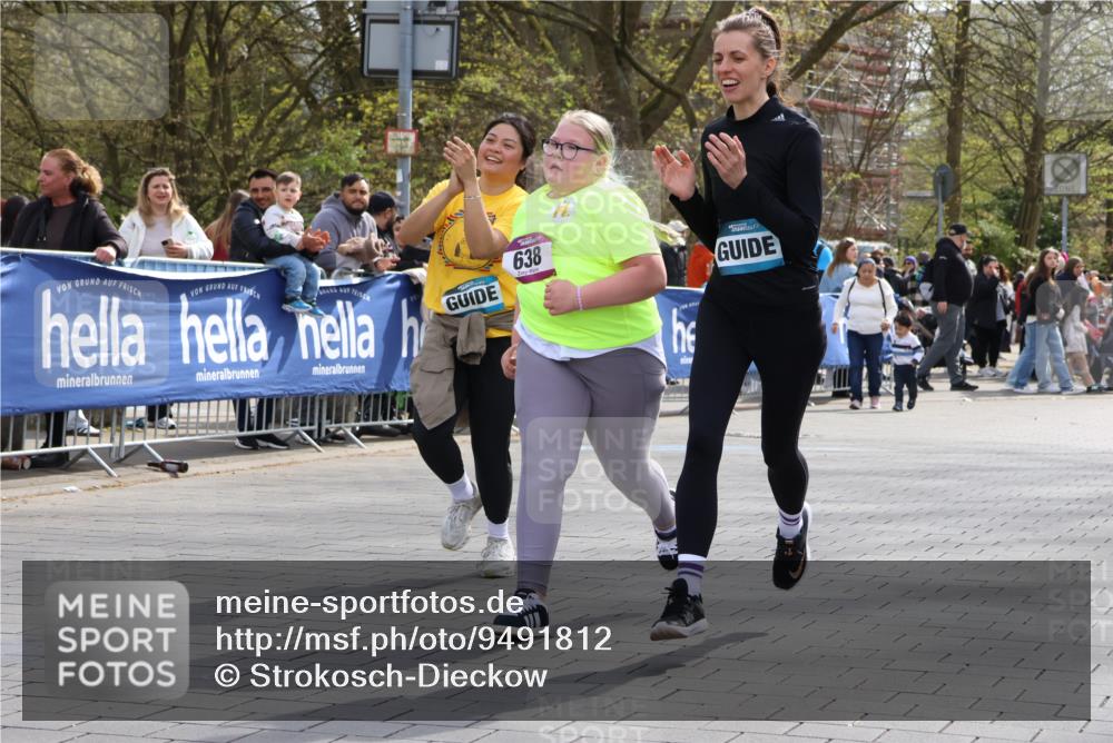 12.04.2026 - 45. Internationalen Wilhelmsburger Insellauf Strokosch-Dieckow http://msf.ph/oto/9491812 12.04.2026 14:55:17 Ziel 638 meine-sportfotos.de