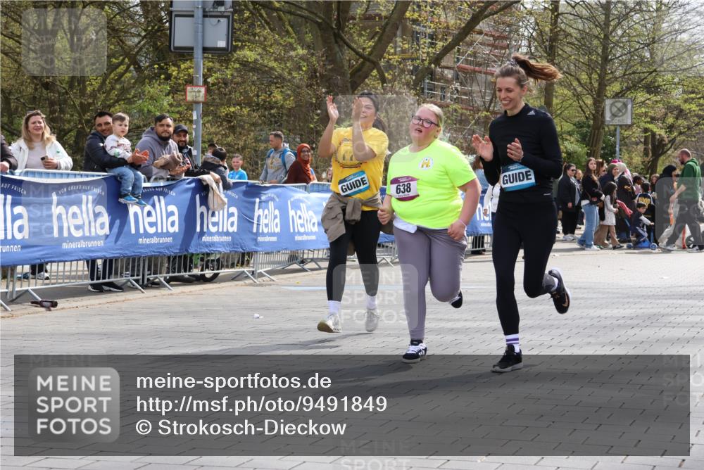 12.04.2026 - 45. Internationalen Wilhelmsburger Insellauf Strokosch-Dieckow http://msf.ph/oto/9491849 12.04.2026 14:55:17 Ziel 638 meine-sportfotos.de