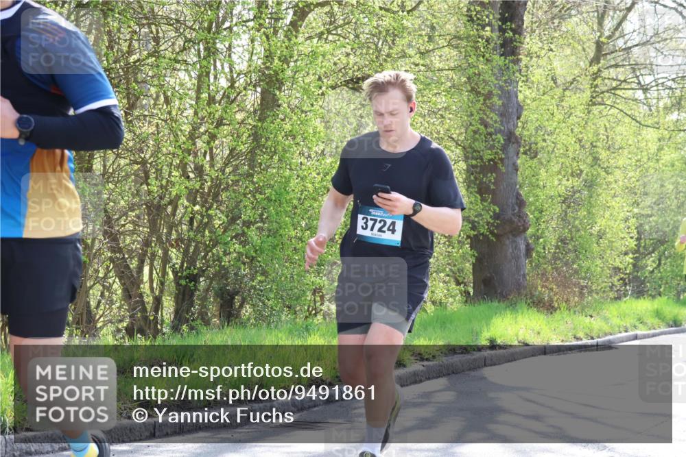 12.04.2026 - 45. Internationalen Wilhelmsburger Insellauf Yannick Fuchs http://msf.ph/oto/9491861 12.04.2026 10:43:16 Laufen 3724 meine-sportfotos.de