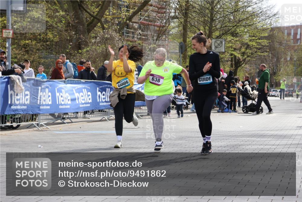 12.04.2026 - 45. Internationalen Wilhelmsburger Insellauf Strokosch-Dieckow http://msf.ph/oto/9491862 12.04.2026 14:55:16 Ziel 638 meine-sportfotos.de