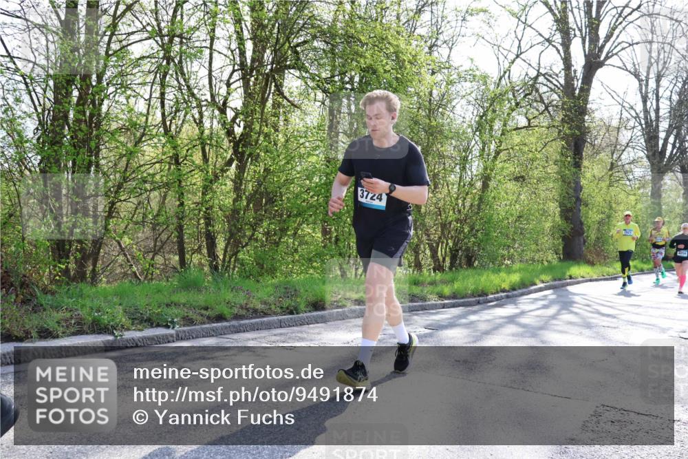 12.04.2026 - 45. Internationalen Wilhelmsburger Insellauf Yannick Fuchs http://msf.ph/oto/9491874 12.04.2026 10:43:17 Laufen 3724, 2921 meine-sportfotos.de