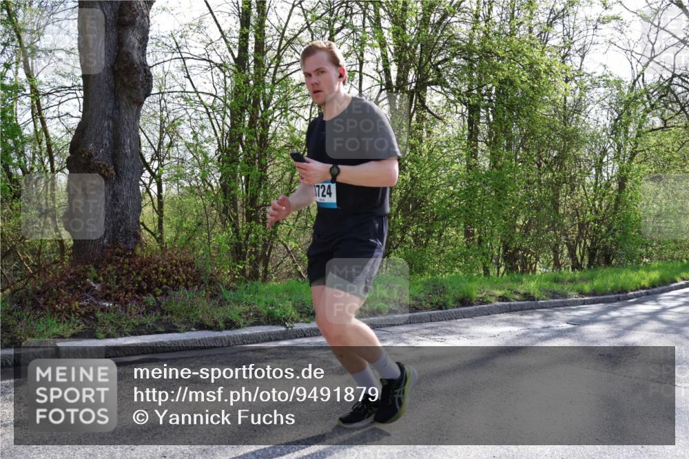 12.04.2026 - 45. Internationalen Wilhelmsburger Insellauf Yannick Fuchs http://msf.ph/oto/9491879 12.04.2026 10:43:18 Laufen 3724 meine-sportfotos.de