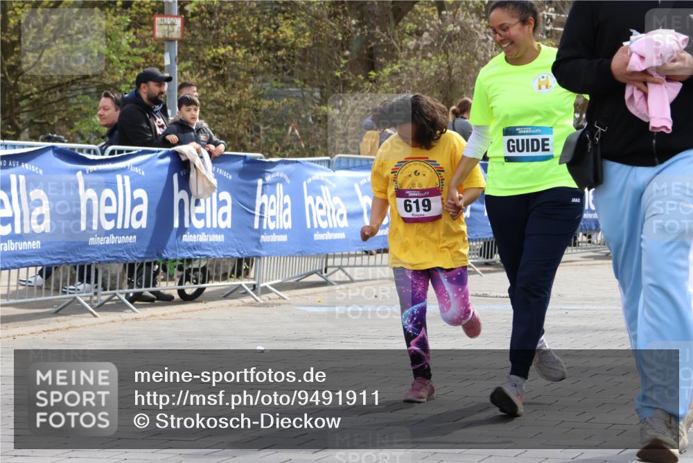 12.04.2026 - 45. Internationalen Wilhelmsburger Insellauf Strokosch-Dieckow http://msf.ph/oto/9491911 12.04.2026 14:54:05 Ziel 619 meine-sportfotos.de