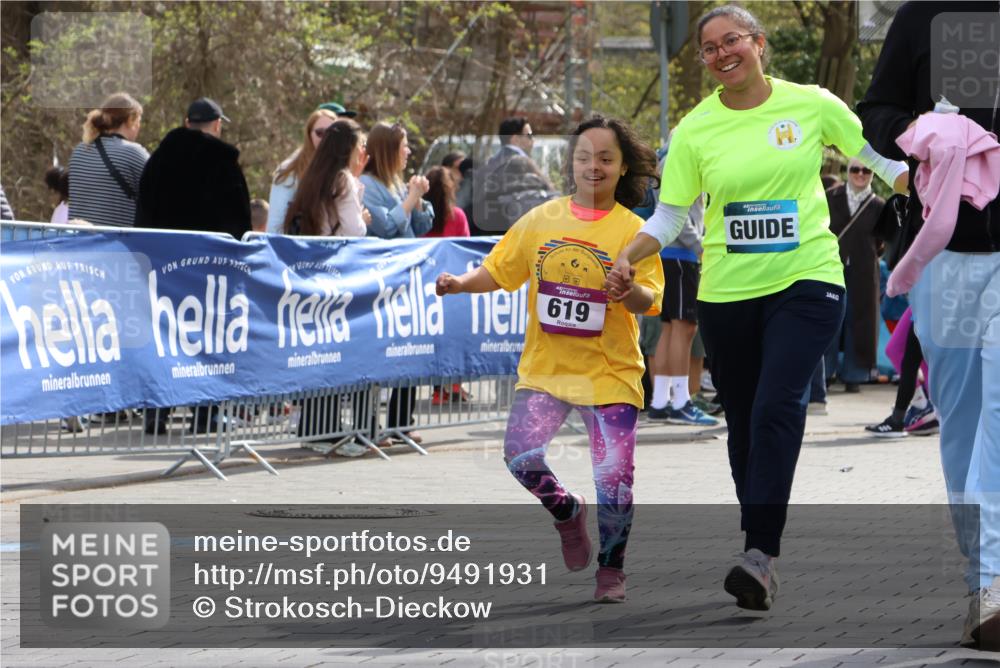 12.04.2026 - 45. Internationalen Wilhelmsburger Insellauf Strokosch-Dieckow http://msf.ph/oto/9491931 12.04.2026 14:54:04 Ziel 619 meine-sportfotos.de