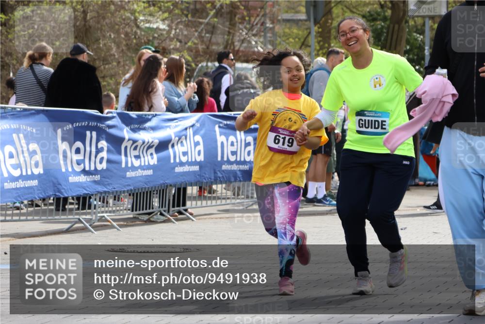 12.04.2026 - 45. Internationalen Wilhelmsburger Insellauf Strokosch-Dieckow http://msf.ph/oto/9491938 12.04.2026 14:54:04 Ziel 619 meine-sportfotos.de