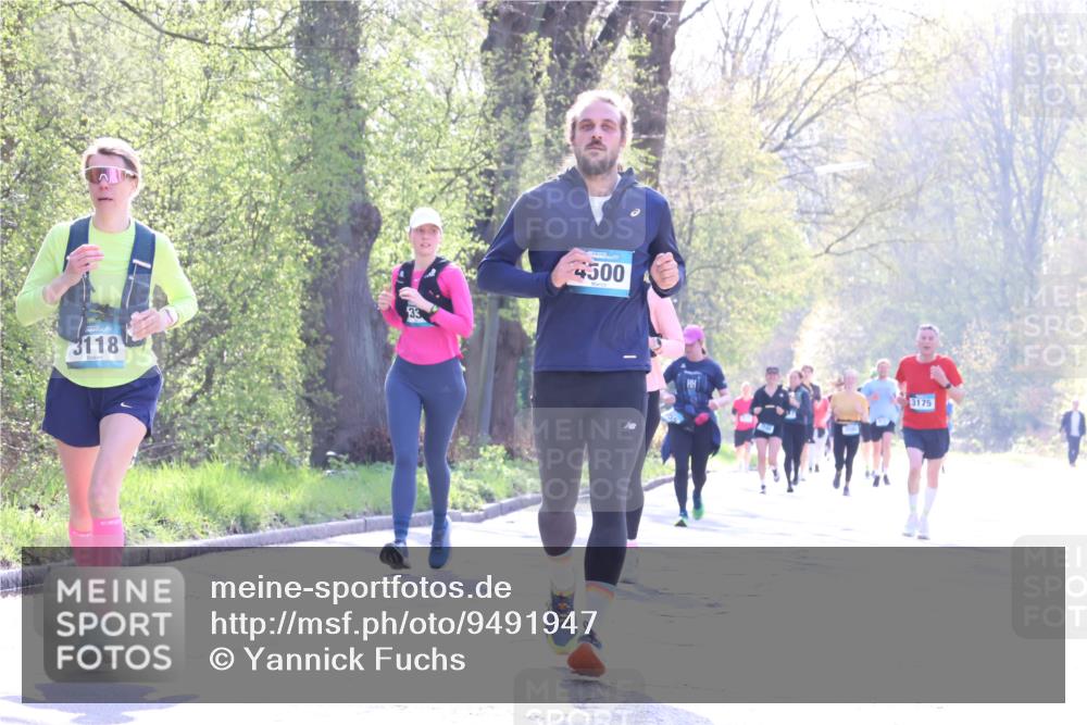12.04.2026 - 45. Internationalen Wilhelmsburger Insellauf Yannick Fuchs http://msf.ph/oto/9491947 12.04.2026 10:43:30 Laufen 3118, 33, 4500, 3175 meine-sportfotos.de
