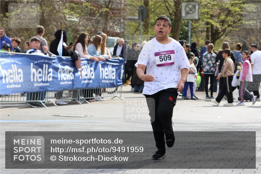 12.04.2026 - 45. Internationalen Wilhelmsburger Insellauf Strokosch-Dieckow http://msf.ph/oto/9491959 12.04.2026 14:52:59 Ziel 1040, 509 meine-sportfotos.de