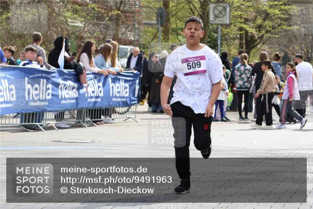 12.04.2026 - 45. Internationalen Wilhelmsburger Insellauf Strokosch-Dieckow http://msf.ph/oto/9491963 12.04.2026 14:52:59 Ziel 1040, 509 meine-sportfotos.de