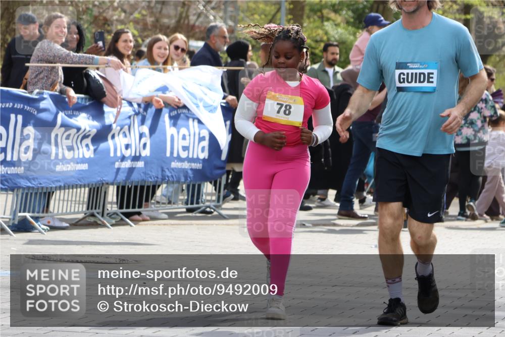 12.04.2026 - 45. Internationalen Wilhelmsburger Insellauf Strokosch-Dieckow http://msf.ph/oto/9492009 12.04.2026 14:52:41 Ziel 546, 1803, 450 meine-sportfotos.de