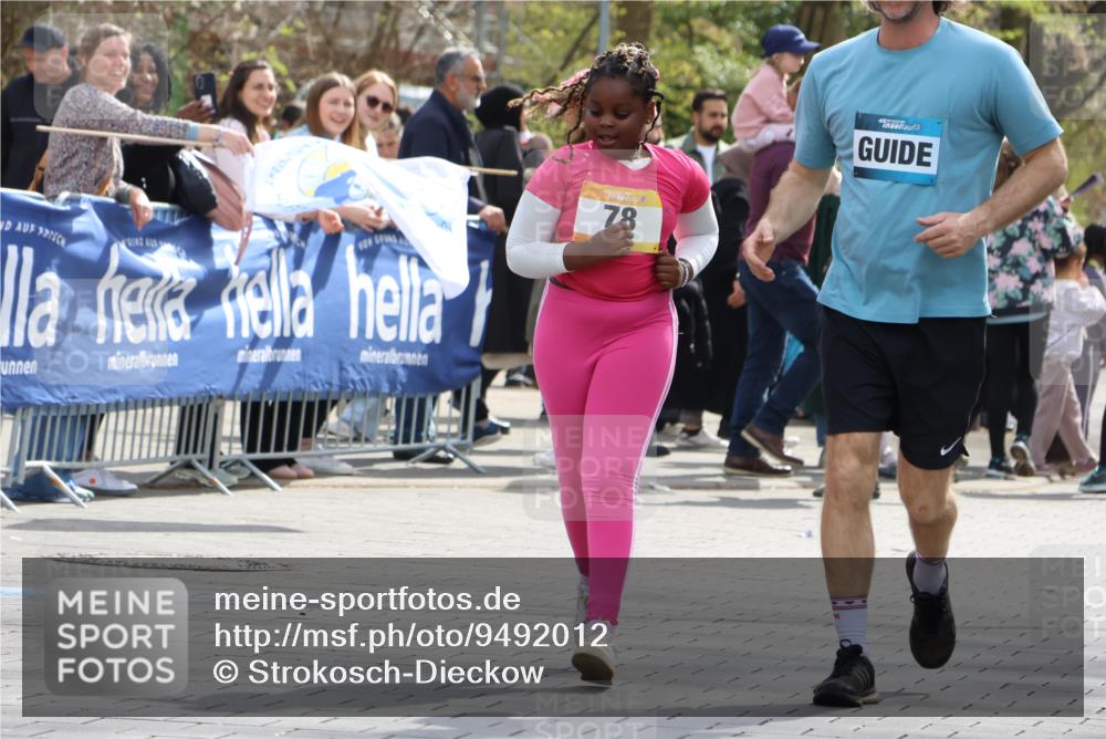 12.04.2026 - 45. Internationalen Wilhelmsburger Insellauf Strokosch-Dieckow http://msf.ph/oto/9492012 12.04.2026 14:52:41 Ziel 546, 1803, 450 meine-sportfotos.de