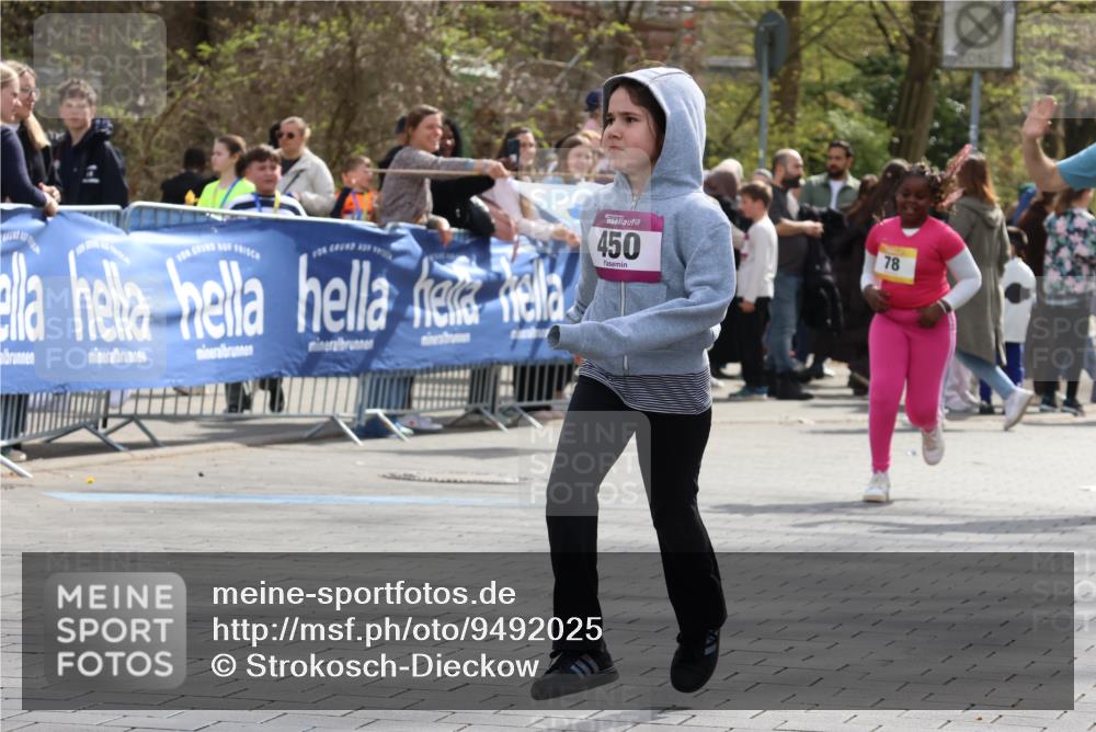 12.04.2026 - 45. Internationalen Wilhelmsburger Insellauf Strokosch-Dieckow http://msf.ph/oto/9492025 12.04.2026 14:52:40 Ziel 546, 1803, 450 meine-sportfotos.de