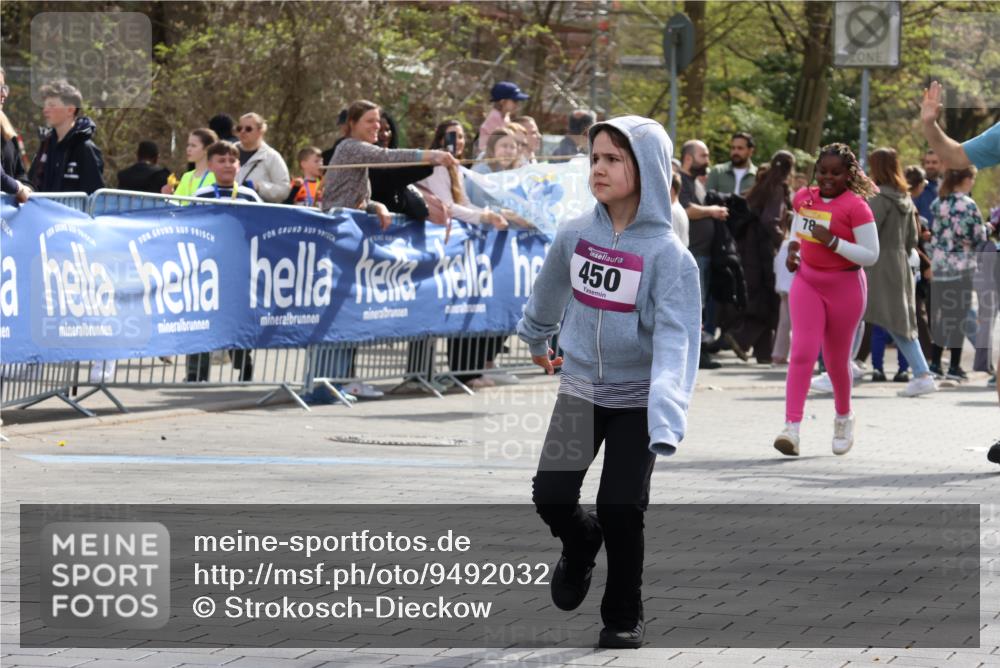 12.04.2026 - 45. Internationalen Wilhelmsburger Insellauf Strokosch-Dieckow http://msf.ph/oto/9492032 12.04.2026 14:52:40 Ziel 546, 1803, 450 meine-sportfotos.de
