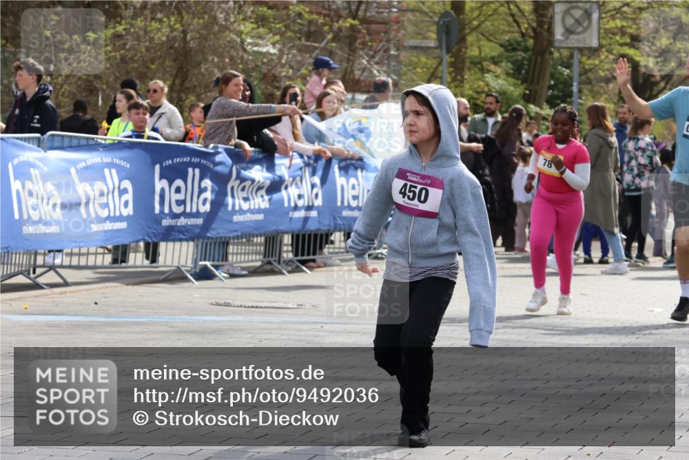 12.04.2026 - 45. Internationalen Wilhelmsburger Insellauf Strokosch-Dieckow http://msf.ph/oto/9492036 12.04.2026 14:52:40 Ziel 546, 1803, 450 meine-sportfotos.de
