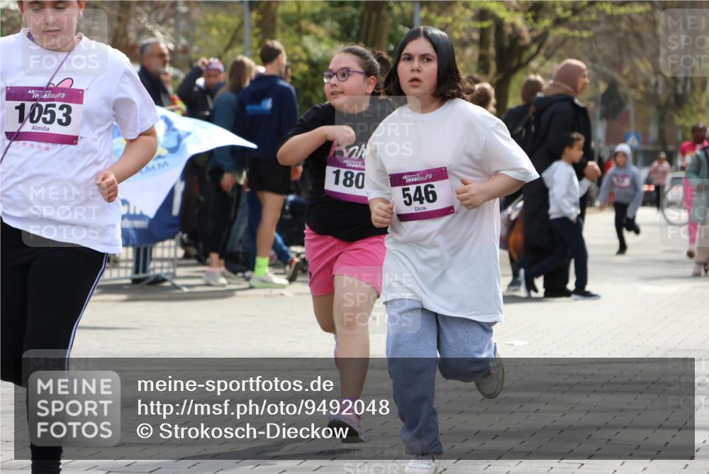12.04.2026 - 45. Internationalen Wilhelmsburger Insellauf Strokosch-Dieckow http://msf.ph/oto/9492048 12.04.2026 14:52:30 Ziel 1053, 546, 1803 meine-sportfotos.de